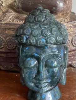 Labradoriet boeddha hoofd