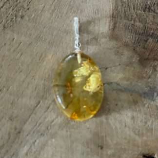 Barnsteen/ amber hanger met zilveren oog 925 gehalte