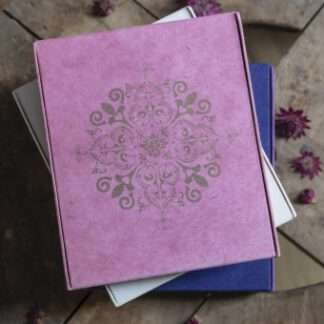 Altaar gemaakt van handgeschept papier rose