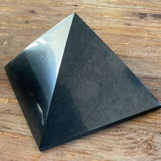 Shungiet pyramide XL 18 cm