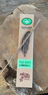 Palo Santo & sweetgrass handgemaakt en vegan stokjes