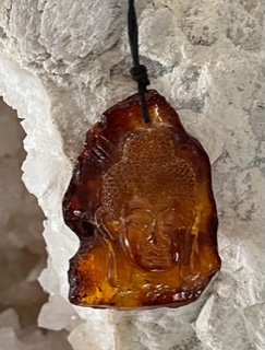 Barnsteen / amber boeddha hanger