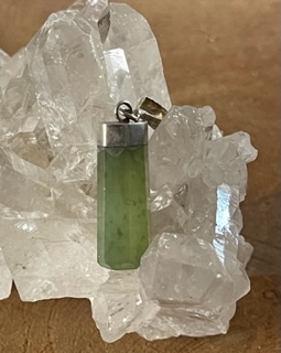 Grossulaar/ groene granaat hanger met echt zilver 925 gehalte