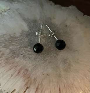 Onyx oorbellen 6 mm facet zilver 925 gehalte