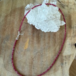 Robijn collier facet geslepen