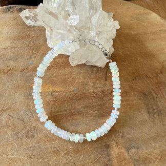 Opaal armband met een echt zilver slot 925 gehalte